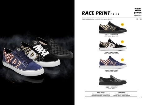Duas páginas do catálogo. À esquerda, fundo preto com neblina e três tênis com estampa xadrez. À direita, a página Race Print Pack com quatro tênis empilhados, cada um com código e nome da cor.
